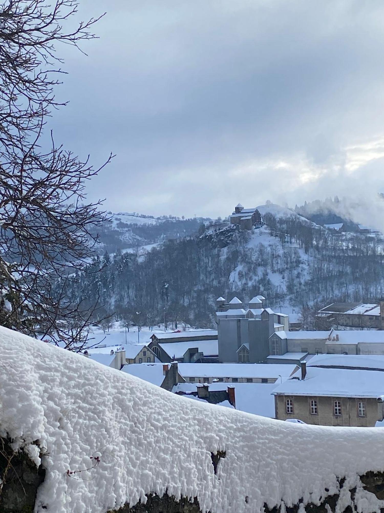 Charmant Appartement Au Coeur Des Volcans D Auvergne Murat  Exterior foto